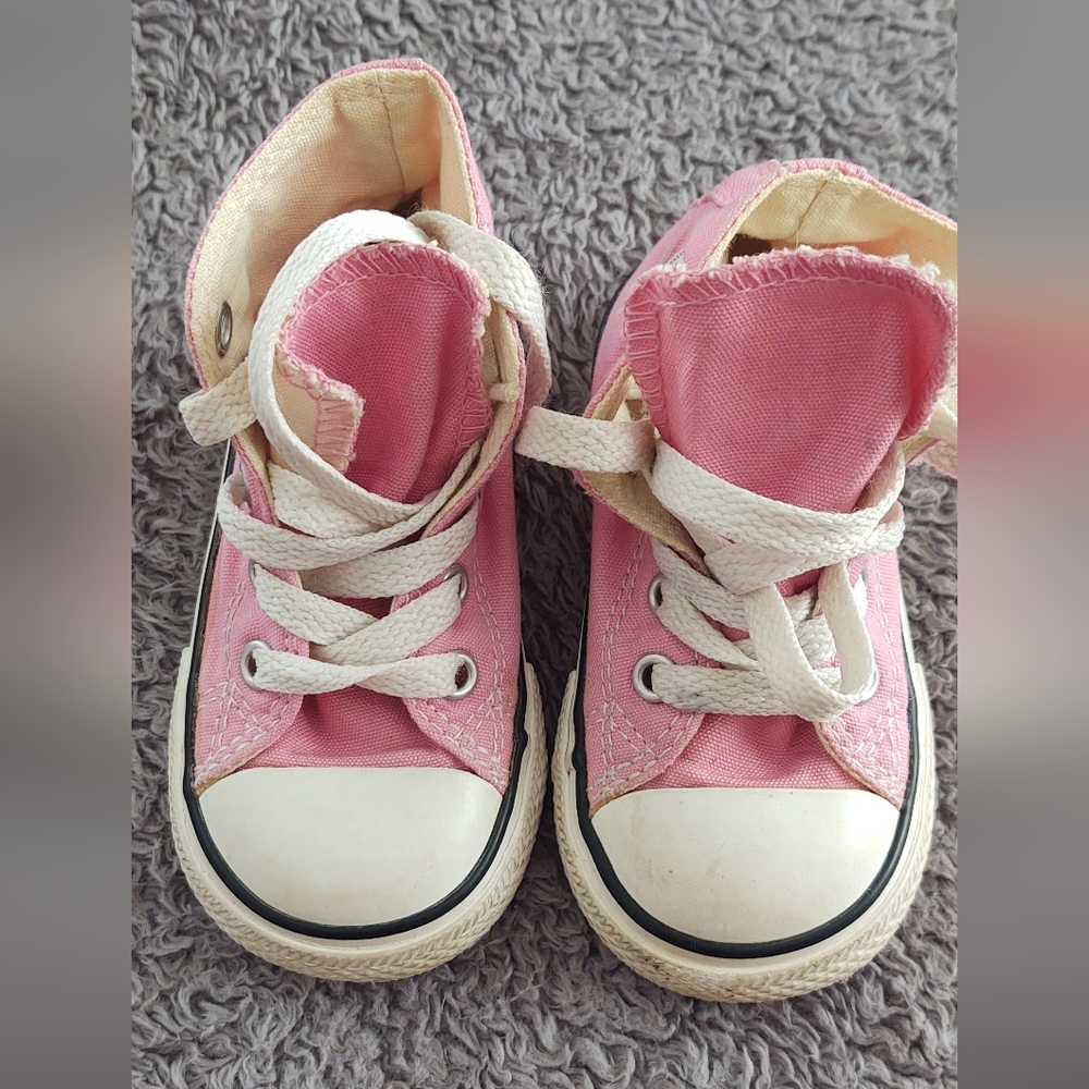 Chuck Taylor High Top pink
